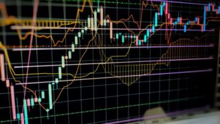 【初心者向け】FXチャートの見方を基礎から解説！パターン別の取引戦略も紹介 
